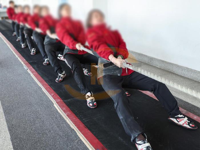 拔河赛道使用的拔河垫