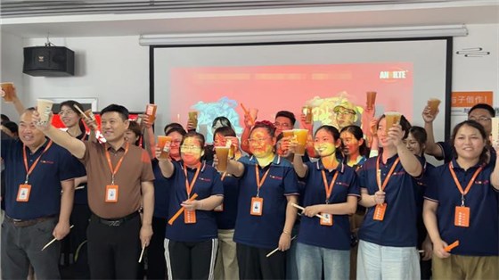 4月销售表彰大会-19