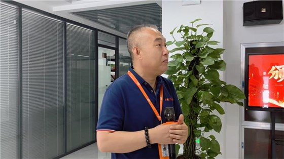 4月销售表彰大会-21